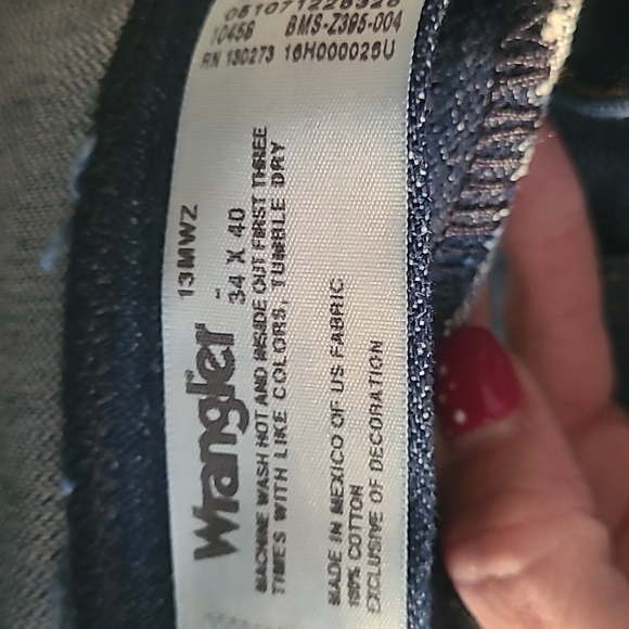 Wrangler Cowboy cut jeans.  13mwz. Washed once. Mens size 34x40.  Long inseam. - Picture 3 of 4
